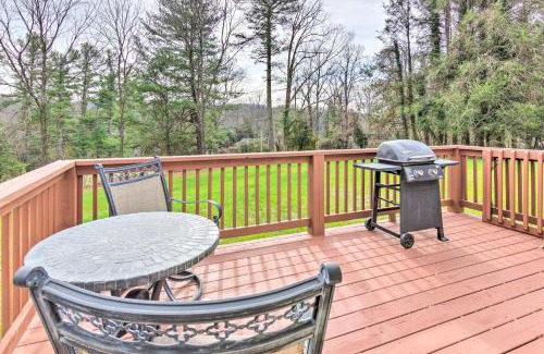 Tuxedo House | Mountain-View Zirconia Home Walk to Lake Summit!