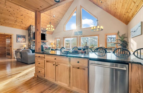 Sunday River Area Cabin | Mountain Views*Sunday River 1.5 mi*Hot Tub