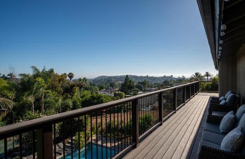 Mount Helix Villa | Mountain Villa in San Diego - Pool & Waterslide, Spa, Pickle Ball, Game room