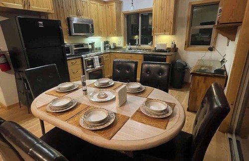 Yosemite National Park Ski Chalet | Mountainside Chalet S