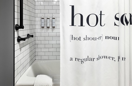 Old Market Hotel | Moxy Omaha Downtown