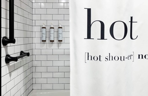 Old Market Hotel | Moxy Omaha Downtown