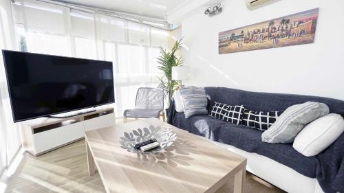 Playas del Palo Apartment | Mshome Primera Línea en Málaga