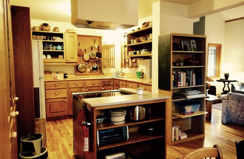Ashland House | Mt Ashland Homestead, Ashland 10m, 40 ridgetop acres old forest, right by PCT