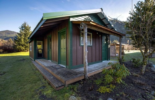 Maple Falls House | Mt. Baker Lodging Cabin 71 – SLEEPS 4!