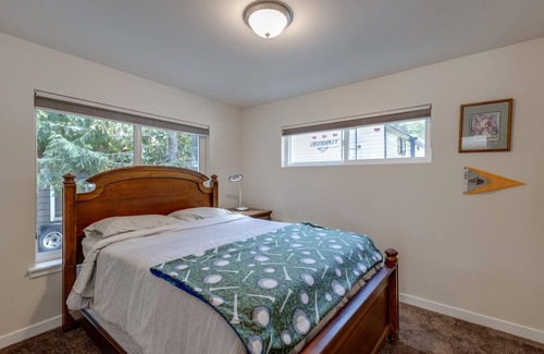 Maple Falls House | Mt. Baker Lodging Cabin 47 - Sleeps 6!