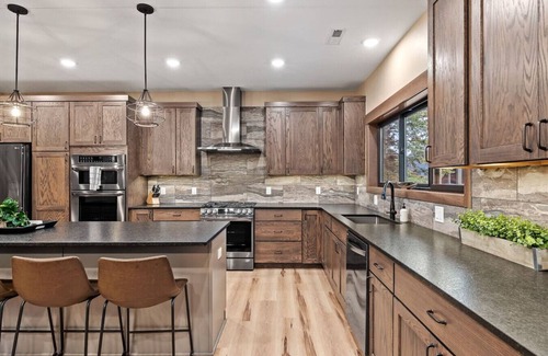 Lead Cabin | Mt. Ever-Rest - Family Cabin near Nature & Dining