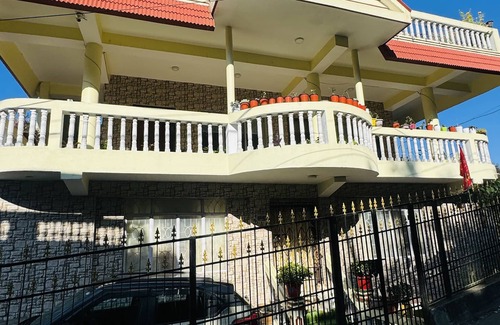 Karsiyang House | Mt Vista Homestay is located in Kurseong offers amazing view of Mt Kanchanjungan