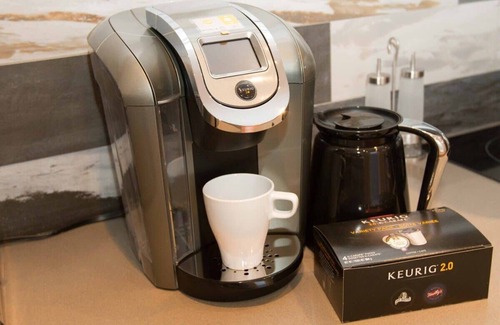 Mile End Apartment | MTLVR #05 | 10min to downtown, terrace, A/C