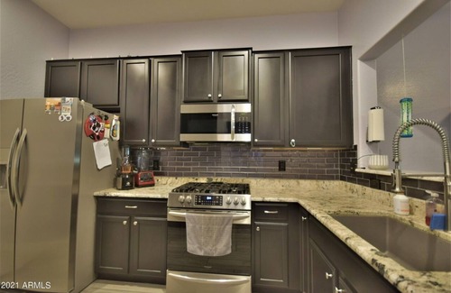 Paradise Valley Village House | Mtn City View 3 bd 3 ba office 2 mi desert ridge