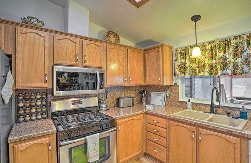 Redding House | ‘Mtn Gate Guest House’ ~ 6 Mi to Shasta Lake!