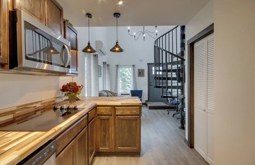 Livingston Apartment | Mtn-View Gem w/Grill: 2 Mi to Dtwn Livingston
