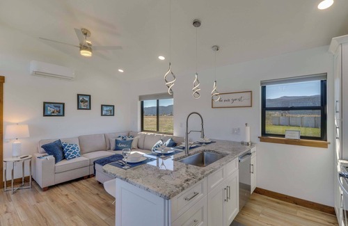 Kalispell Cabin | Mtn-View Tiny Home Near Flathead Lake & Skiing!