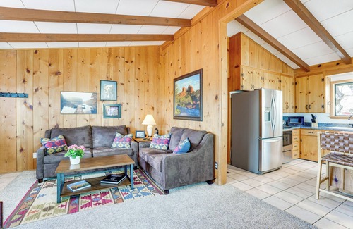 Prescott Cabin | Mtn Views & Multi-Level Deck: Prescott Paradise!
