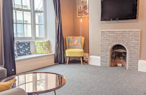 Kemptown Apartment | Mucky Duck House | by Brighton Holiday Lets