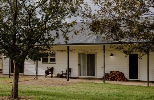 Menah House | Mudgee-gooree Farm Stay's Light, Bright and Welcoming House Just 7km From Mudgee