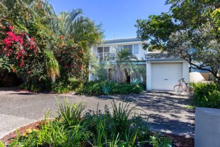 Mudjimba House | Mudjimba Esplanade Villa