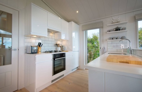 Castle Douglas Cottage | Muir Lodge - a lodge that sleeps 6 guests in 3 bedrooms