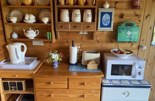 Newton Ferrers Cabin | Mulberry Leaf is situated on the banks of Newton Creek
