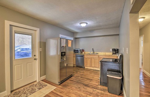 Mullens Cabin | Mullens Cabin w/Gas Grill & Mountain Views!