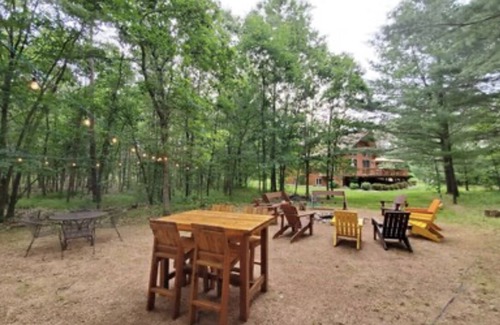 Mauston House | Multi-Family Vacation Home Near Castle Rock Lake & Wisconsin Dells