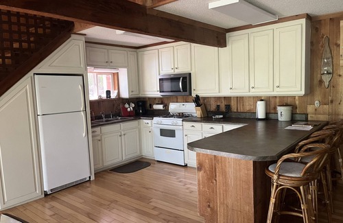 Waterloo Cabin | Multi-level Cabin With Private Dock On Secluded Cove, Sleeps 8 To 9