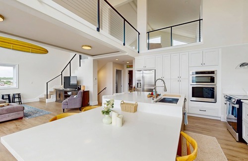 Westport House | Multi-level home w/beautiful ocean & sunset view, close to State parks & beach