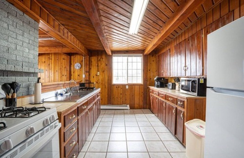Mayfield House | Multi-unit with lake access