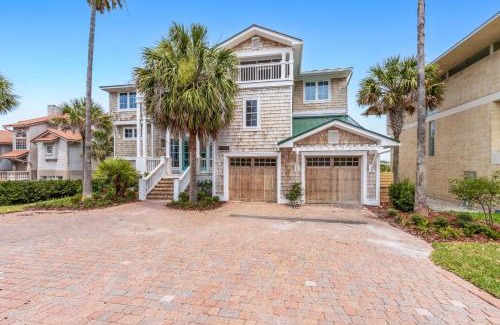 Fernandina Beach House | Multilevel Seaside Residence