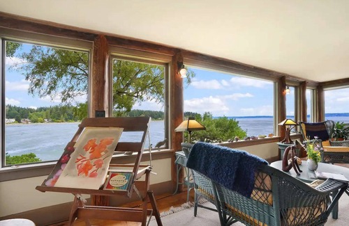 Rollingbay House | Murden Cove Waterfront Retreat: 3BR Oasis & Kayaks