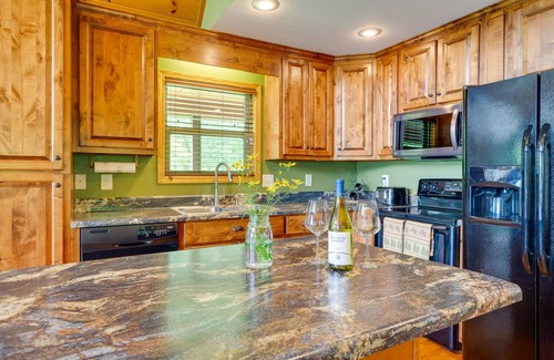 Unaka Cabin | Murphy Cabin w/Hot Tub, Fire Pit & Mountain Views