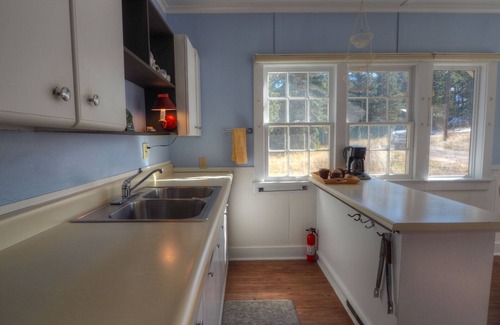 Estes Park Cabin | Murphy's Riverside Cottage – Vintage Cabin on the River, Mtn Views – 20-NCD0227