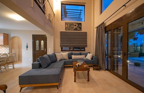 Chalcis Villa | Muses Chalkida κατοικία με πισίνα