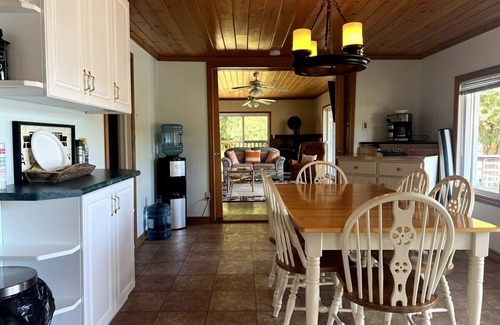 Seguin Cottage | Muskoka Waterfront Cottage-Starlink-Sandy Beach