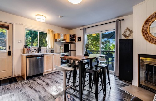 Dwight Cottage | Muskoka Waterfront Retreat