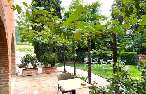 Chiusi Apartment | Mustiola - Deluxe Suite with outdoor patio