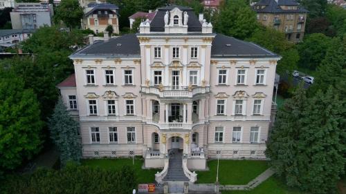 Teplice Apartment | MVA House Teplice, Šanovský park