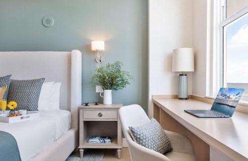 Coconut Grove Hotel | MVR - A Suite That-s Actually as Good as It Looks