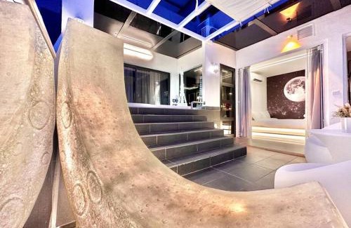 Taman Melaka Raya Apartment | MW Imperio Residence 2Bedroom Sea View Private Jacuzzi Villa