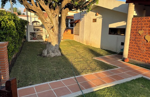 Lomas de Cocoyoc Ski Chalet | Casa en Lomas de Cocoyoc, Alberca, Pet friendly.