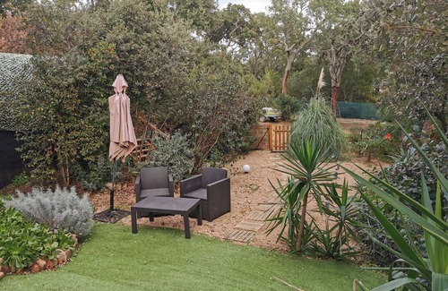 Porto-Vecchio Ski Chalet | My cabin at the bottom of the garden, a cosy, comfortable and intimate wooden cocoon.