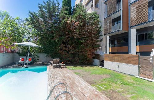 El Putget i Farro Apartment | My Space Emirates - Splendid Apartment with Terrace and Pool near Park Güell