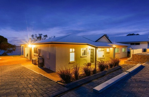 Lake Wangary House | Mykonos - Outstanding Waterfront Property with Pontoon and Fabulous Bay Views.
