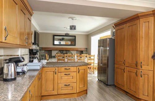 Cwrt Cottage | MYNYDD AR MOR, family friendly, character holiday cottage in Barmouth
