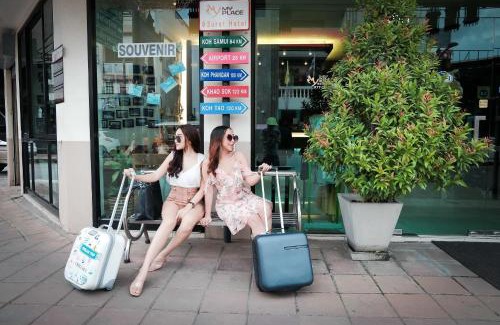 Talat Hotel | Myplace@Surat Hotel