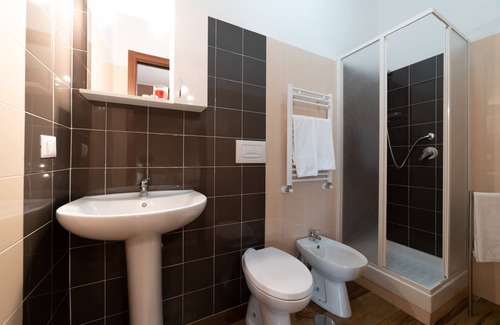 Fiumicino Bed & Breakfast | Myricae Guest House is located in an elegant 80s villa