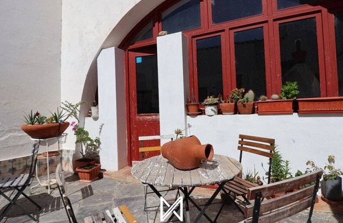 Mertola House | MyStay - The Viscount's House | Twin Standard