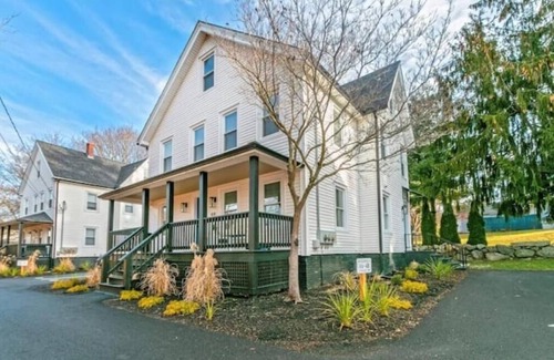 Mystic - New London Apartment | Mystic Center, Open Plan, Private 2BD W/Parking