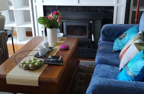 Invermay House | n"Clove House" is homey & convenient location.