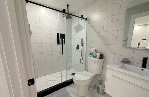 Albany Apartment | N E W Modern 1 Bedroom RARE Apt w office spacenn